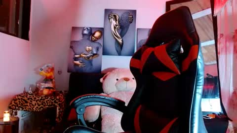 Bella Maidi online show from 09/11/25, 11:10