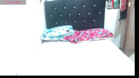 maidy_19 online show from 10/17/25, 02:26