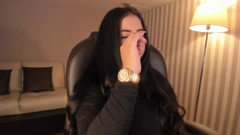 Snapshot of maiiitee_ chatting on 09/13/25, 04:07 Mait online show from 09/13/25, 04:07