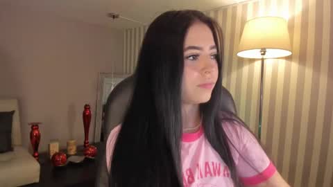 Snapshot of maiiitee_ chatting on 09/28/25, 03:17 Mait online show from 09/28/25, 03:17