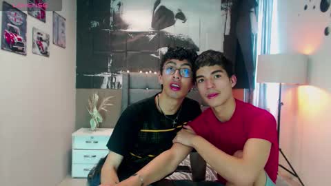 Snapshot of maik_x_dave chatting on 10/18/25, 02:51 MAIK AND DAVE online show from 10/18/25, 02:51