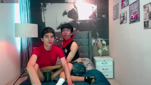 Snapshot of maik_x_dave chatting on 10/31/25, 03:02 MAIK AND DAVE online show from 10/31/25, 03:02