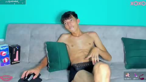 Maikol online show from 10/15/25, 01:06