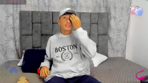 Snapshot of maikol_ortizz chatting on 11/24/25, 11:32 Maikol online show from 11/24/25, 11:32