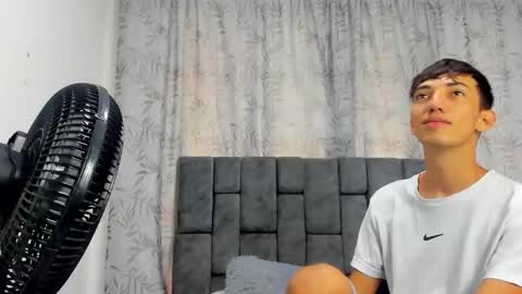 Snapshot of maikol_ortizz chatting on 11/30/25, 12:31 Maikol online show from 11/30/25, 12:31