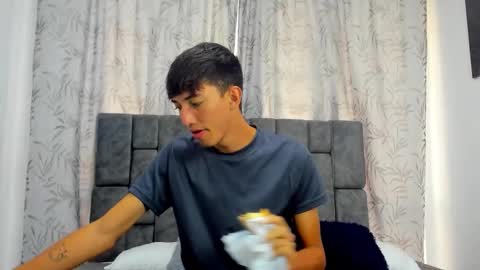 Snapshot of maikol_ortizz chatting on 12/02/25, 12:32 Maikol online show from 12/02/25, 12:32