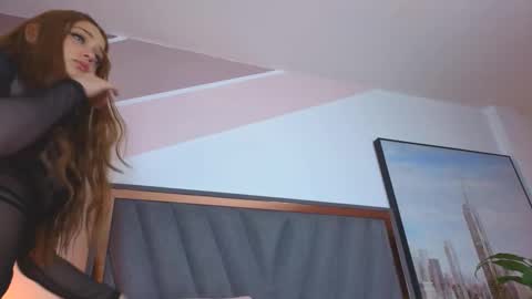 Snapshot of mailin18 chatting on 10/15/25, 02:22 Mailin online show from 10/15/25, 02:22