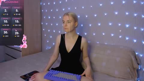 Your kitty online show from 09/18/25, 03:36