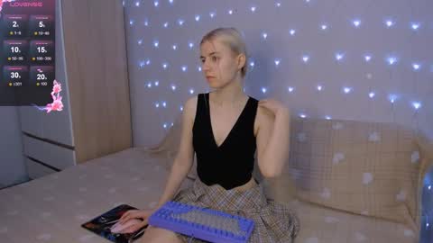 Snapshot of mailin_harrington chatting on 01/18/26, 04:05 Your kitty online show from 01/18/26, 04:05
