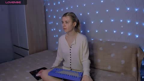 Snapshot of mailin_harrington chatting on 03/14/26, 03:50 Your kitty online show from 03/14/26, 03:50