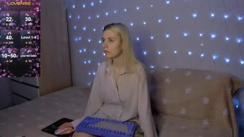 Snapshot of mailin_harrington chatting on 03/15/26, 04:02 Your kitty online show from 03/15/26, 04:02