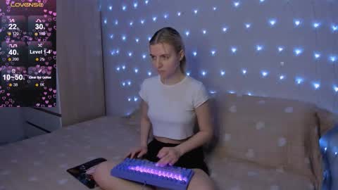 Snapshot of mailin_harrington chatting on 03/26/26, 03:50 Your kitty online show from 03/26/26, 03:50