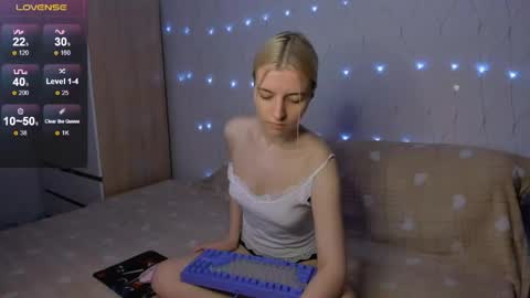 Snapshot of mailin_harrington chatting on 05/09/26, 03:50 Your kitty online show from 05/09/26, 03:50