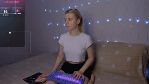 Snapshot of mailin_harrington chatting on 06/02/26, 03:47 Your kitty online show from 06/02/26, 03:47