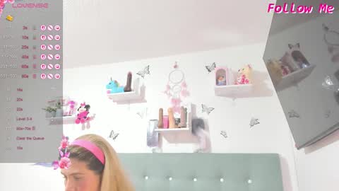 Snapshot of mailyn_baker chatting on 10/26/25, 12:38 Maylin online show from 10/26/25, 12:38