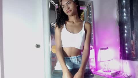 Snapshot of mailyn_gold chatting on 04/25/26, 11:46 mailyn_gold online show from 04/25/26, 11:46