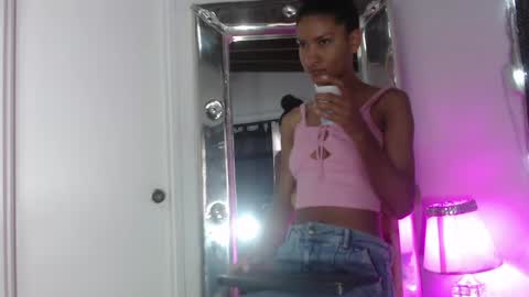 Snapshot of mailyn_gold chatting on 04/29/26, 11:58 mailyn_gold online show from 04/29/26, 11:58