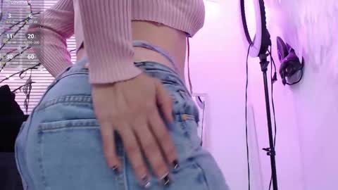 Snapshot of mailywindsor chatting on 10/27/25, 08:24 Maily online show from 10/27/25, 08:24