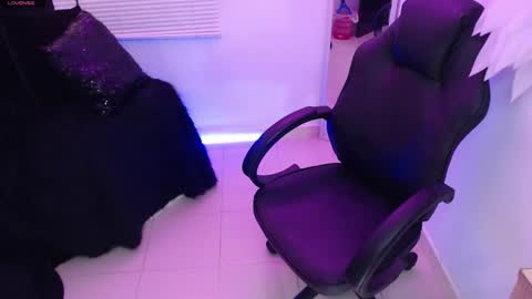 Snapshot of mailywindsor chatting on 11/05/25, 12:05 Maily online show from 11/05/25, 12:05