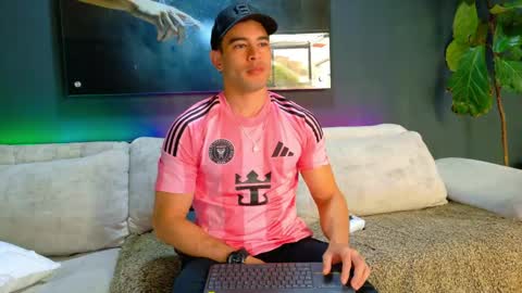 Snapshot of maisonbastian chatting on 06/06/26, 02:11 Bastian Arslan online show from 06/06/26, 02:11