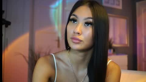 Snapshot of maistream chatting on 09/22/25, 12:40 Mai online show from 09/22/25, 12:40