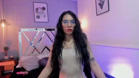 Snapshot of maite_black chatting on 11/16/25, 03:01 Camila online show from 11/16/25, 03:01