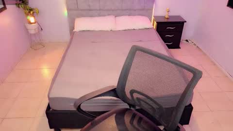 MAITE STONE1 online show from 12/02/25, 03:23