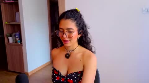   Lauu online show from 04/29/26, 06:14