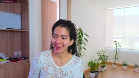   Lauu online show from 06/04/26, 06:47