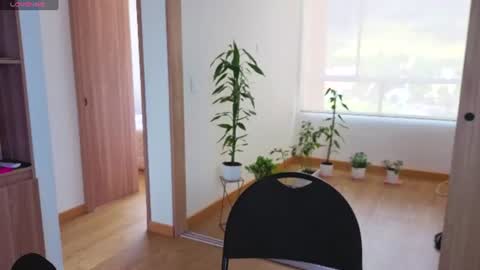   Lauu online show from 06/09/26, 07:14