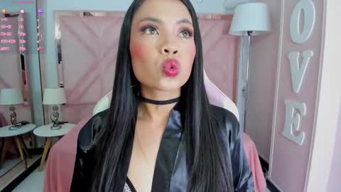 maiyajoness online show from 10/15/25, 04:01