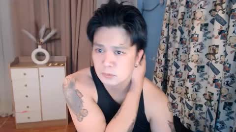 Snapshot of majestic_dream_xx chatting on 11/17/25, 05:08 BE MY MAJESTIC LOVER LISTED online show from 11/17/25, 05:08