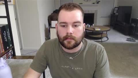 Snapshot of majorthepup chatting on 10/14/25, 03:51 Major online show from 10/14/25, 03:51