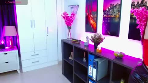 Makarena  online show from 07/29/26, 10:30