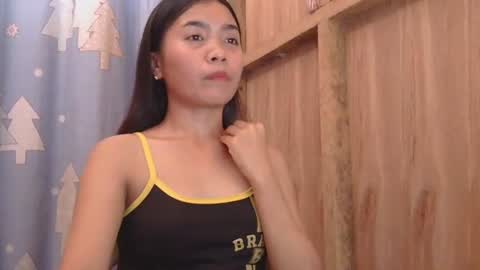 makeme_wettt online show from 10/22/25, 02:23