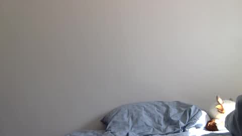 makemesquirt06 online show from 10/18/25, 08:53