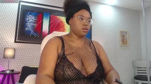 Snapshot of makena_gh chatting on 12/31/24, 03:23 makena online show from 12/31/24, 03:23