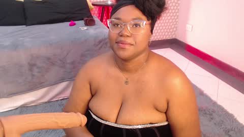 Snapshot of makena_gh chatting on 01/03/25, 03:27 makena online show from 01/03/25, 03:27