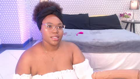 Snapshot of makena_gh chatting on 01/09/25, 03:04 makena online show from 01/09/25, 03:04