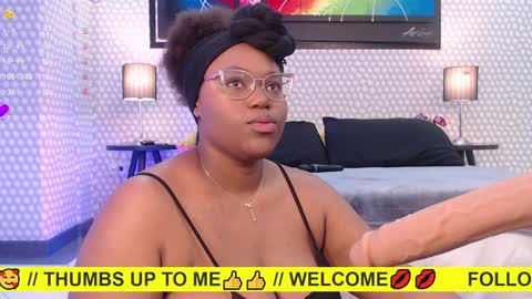 Snapshot of makena_gh chatting on 01/11/25, 03:13 makena online show from 01/11/25, 03:13