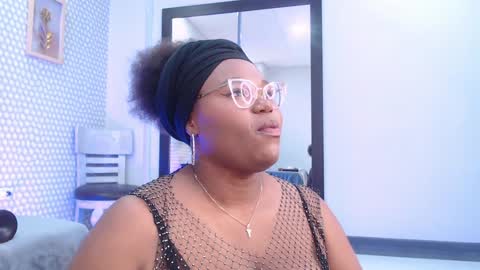 Snapshot of makena_gh chatting on 02/07/25, 03:23 makena online show from 02/07/25, 03:23