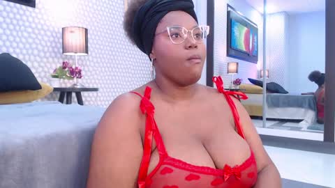 Snapshot of makena_gh chatting on 02/09/25, 03:11 makena online show from 02/09/25, 03:11