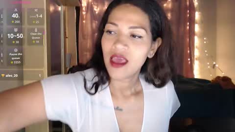 Snapshot of makennaa_1 chatting on 10/29/25, 09:55 MAKENNAA online show from 10/29/25, 09:55