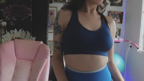 Snapshot of makiyahbelle2 chatting on 04/10/26, 04:50 MakiyahBelle online show from 04/10/26, 04:50