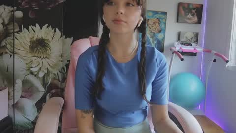 Snapshot of makiyahbelle2 chatting on 04/15/26, 05:25 MakiyahBelle online show from 04/15/26, 05:25