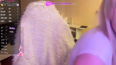 Snapshot of maksisisia chatting on 10/24/25, 10:00 maksisisia online show from 10/24/25, 10:00