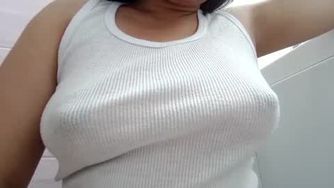 Snapshot of makulato chatting on 08/03/26, 12:10 Maya online show from 08/03/26, 12:10