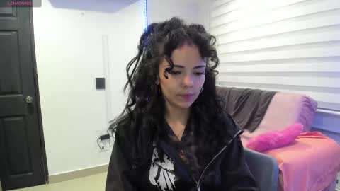 Snapshot of mal_norma chatting on 02/15/25, 11:47 Mal Norma online show from 02/15/25, 11:47