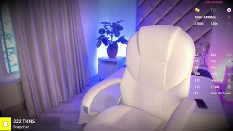 Snapshot of malaia_hills chatting on 09/29/25, 07:19 Call Me  Mala   online show from 09/29/25, 07:19