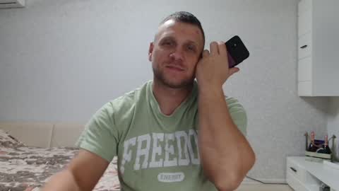 Snapshot of malchyshka chatting on 12/17/24, 05:36 malchyshka online show from 12/17/24, 05:36